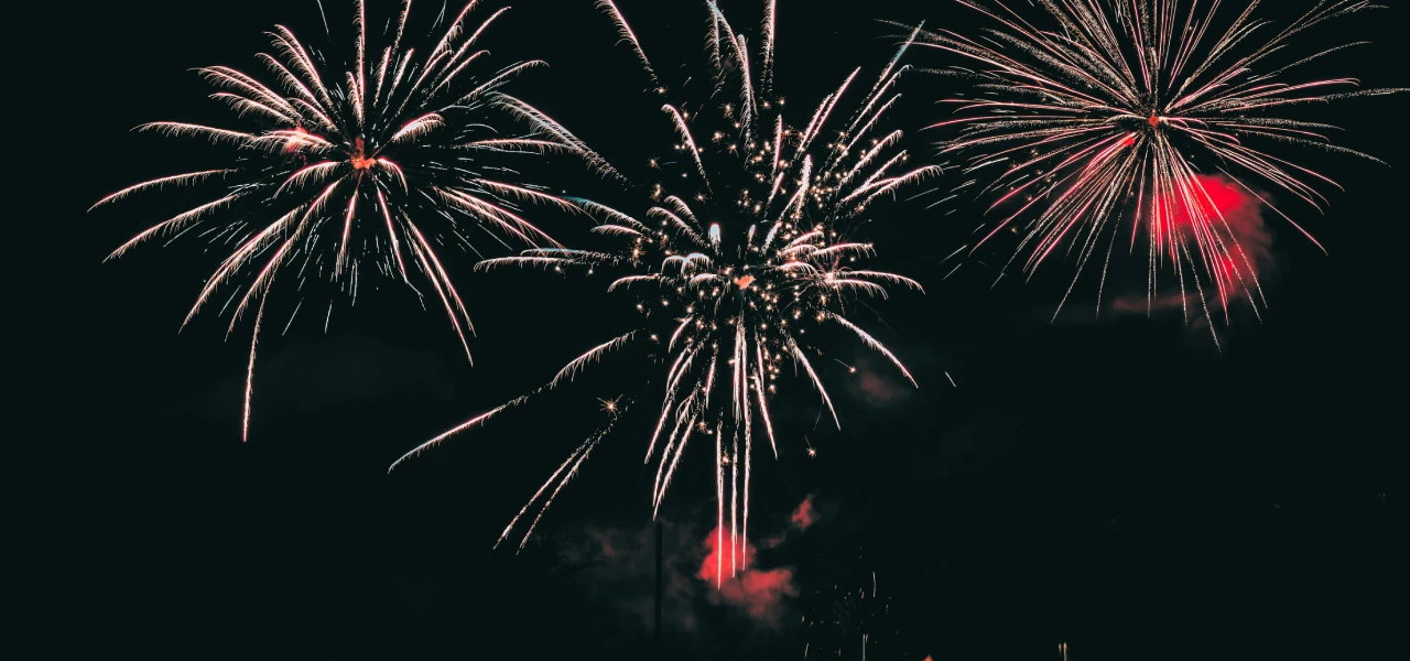 Ferragosto à Jesolo 2025: musique, feux d’artifice et soirées en bord de mer