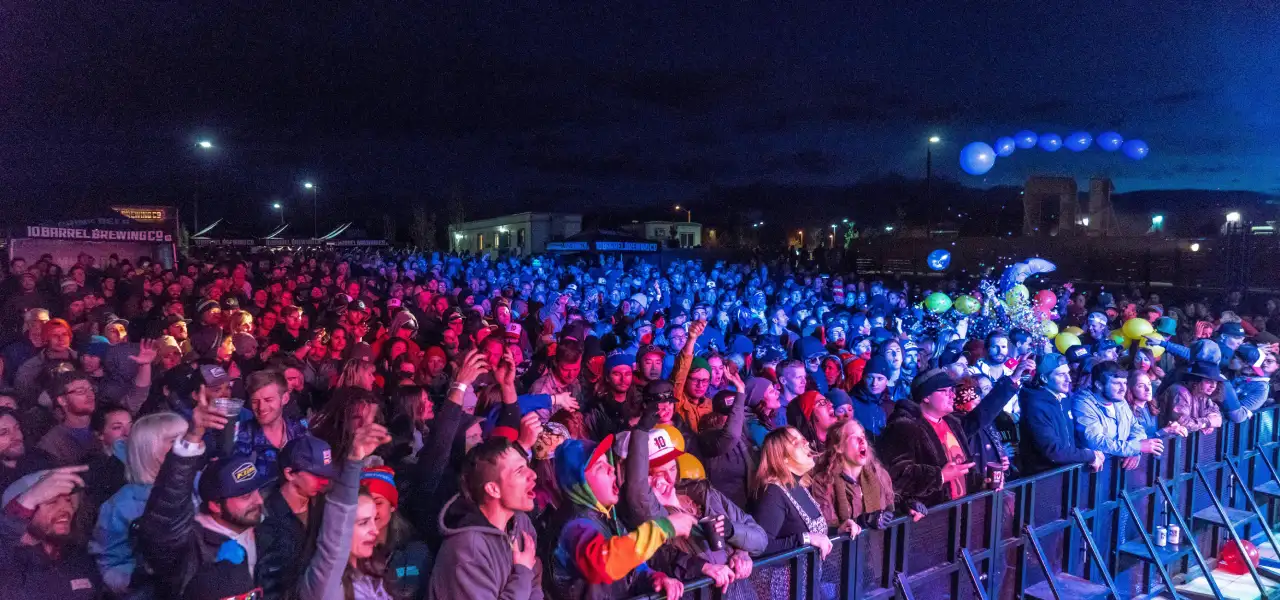 Jesolo Suonica Festival 2025: concerti in riva al mare tra Faro Beach e Parco Pegaso